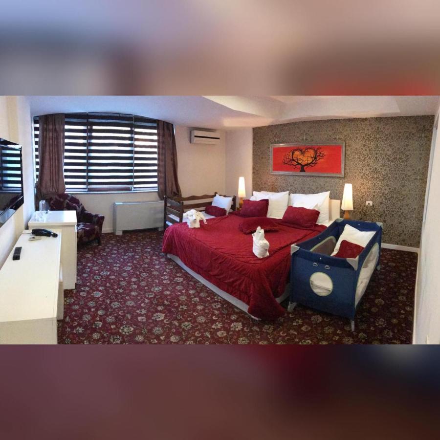 Theranda Hotel Prizren Exterior photo