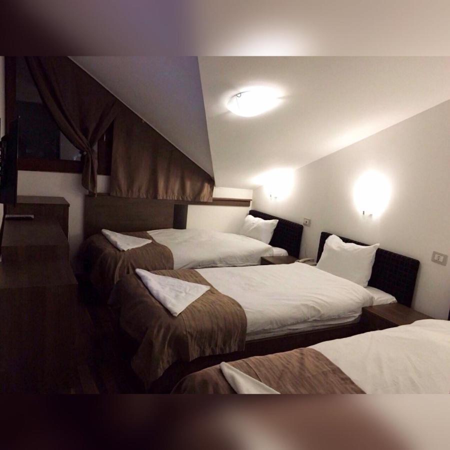 Theranda Hotel Prizren Room photo