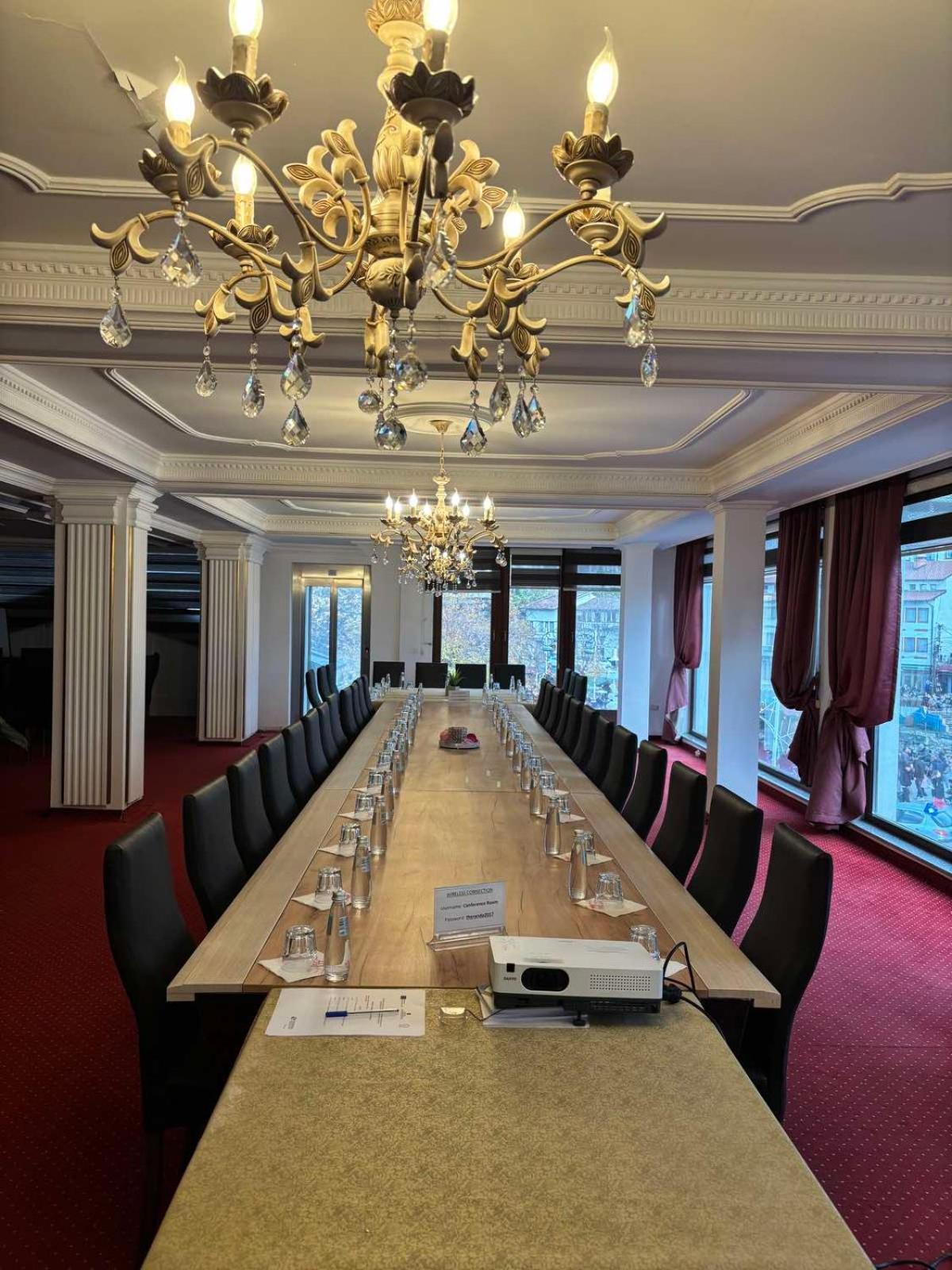 Theranda Hotel Prizren Exterior photo