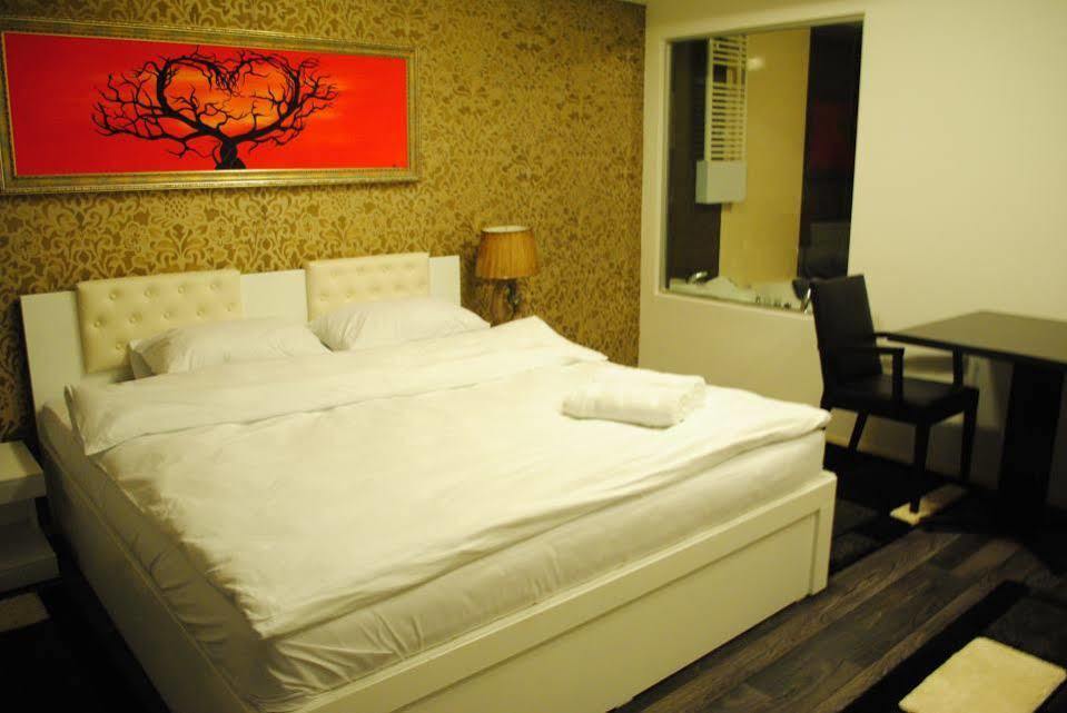 Theranda Hotel Prizren Exterior photo